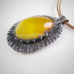 Naszyjnik z bursztynem